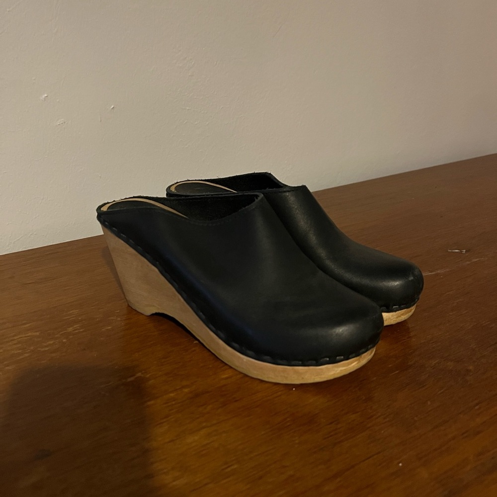 No. 6 Black Leather Clog Mules